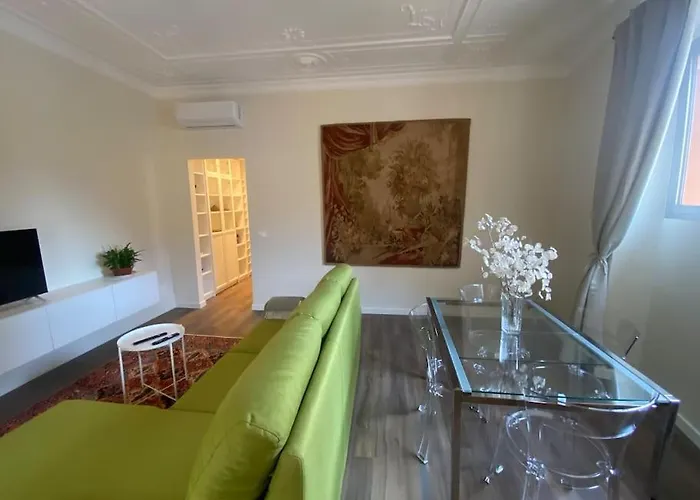 Colombo House Apartmán *